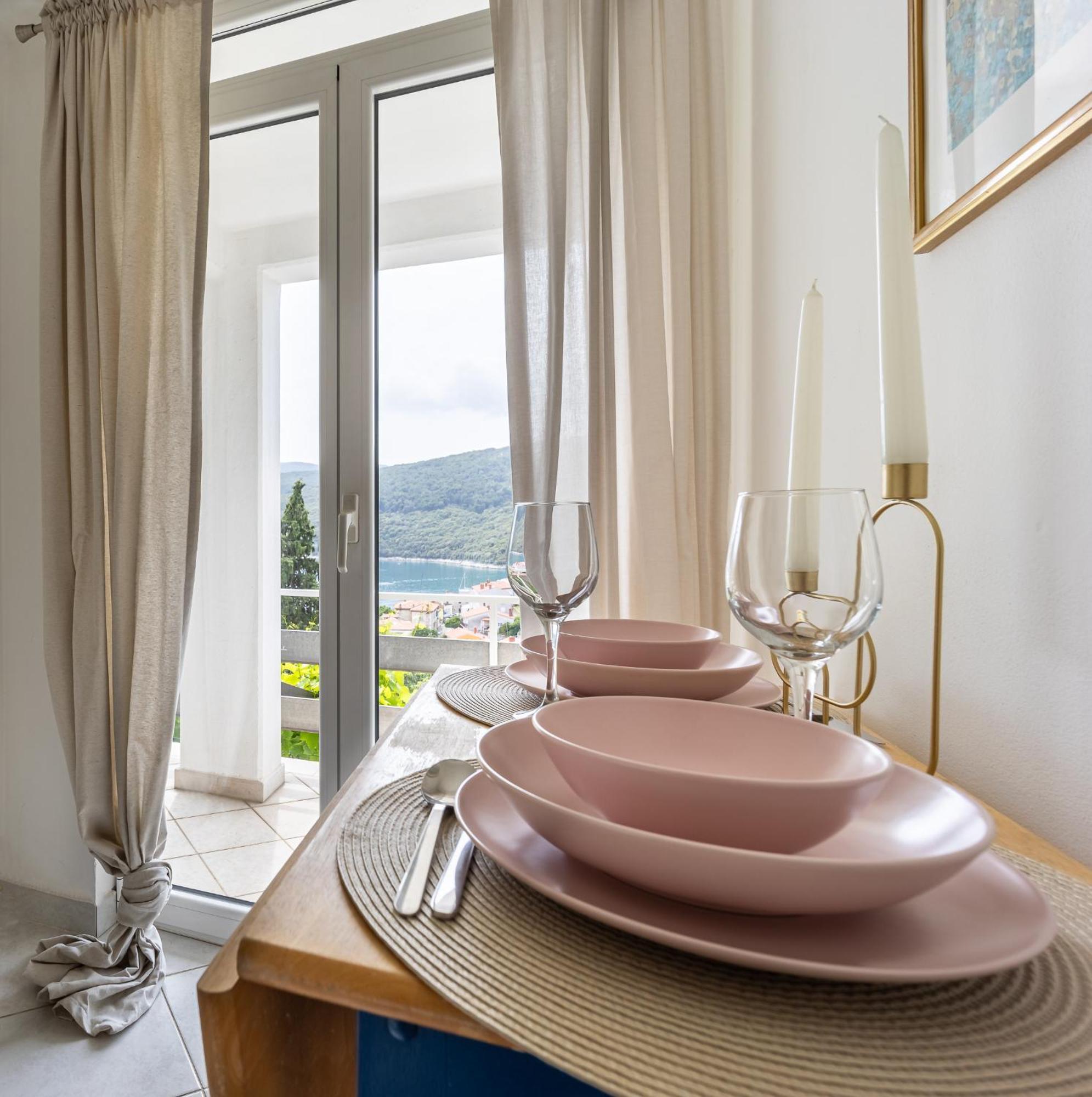 Apartments Sea View ラバック エクステリア 写真
