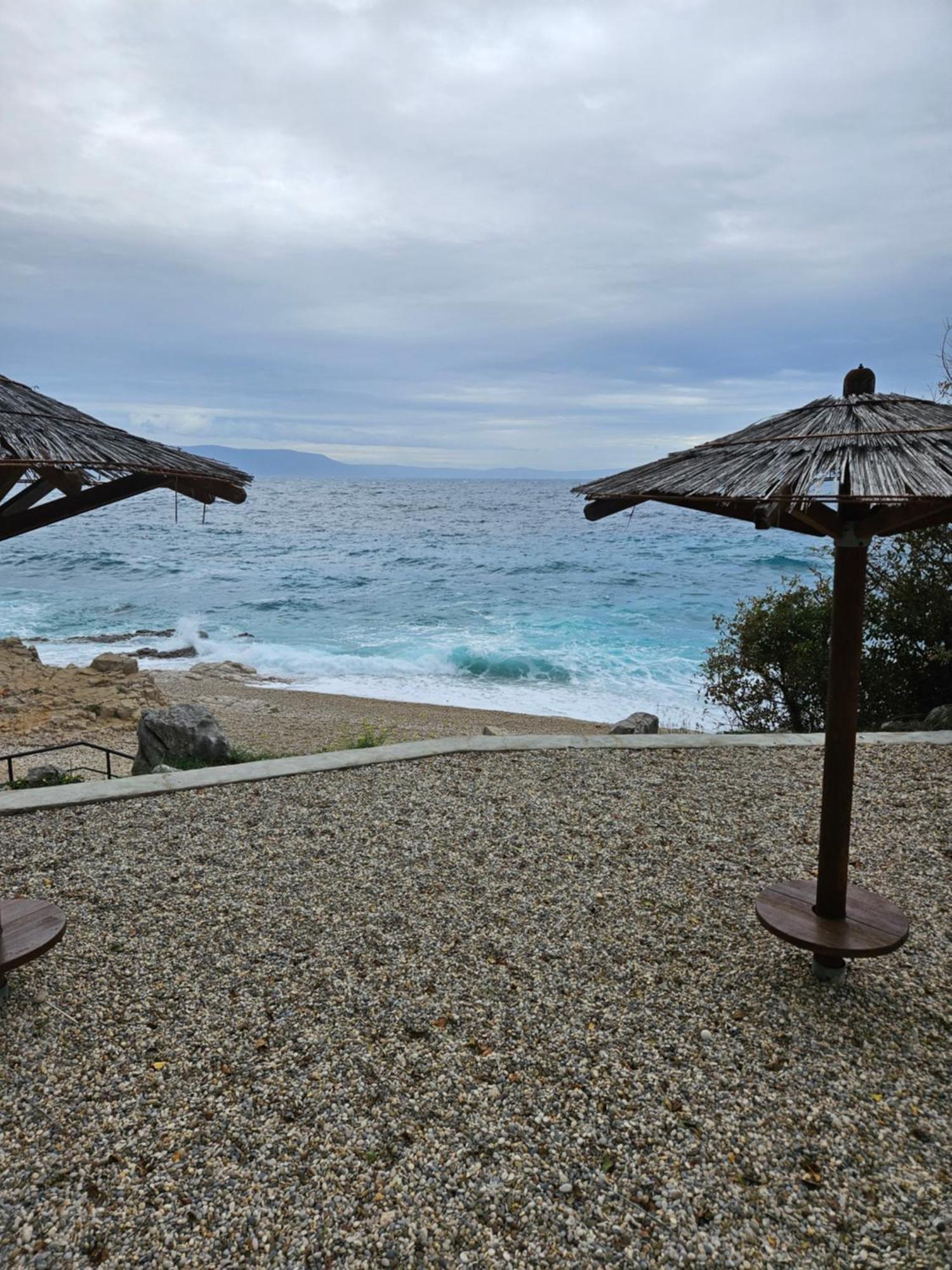 Apartments Sea View ラバック エクステリア 写真